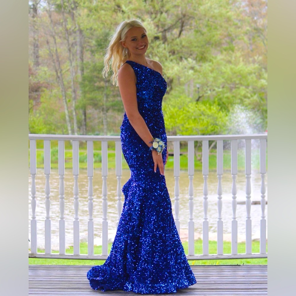 Prom dress size 2 (Portia and Scarlett)